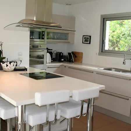 Villa Exclusive With Large Terrace And Pool, High Standard Beaches In Walking Distance