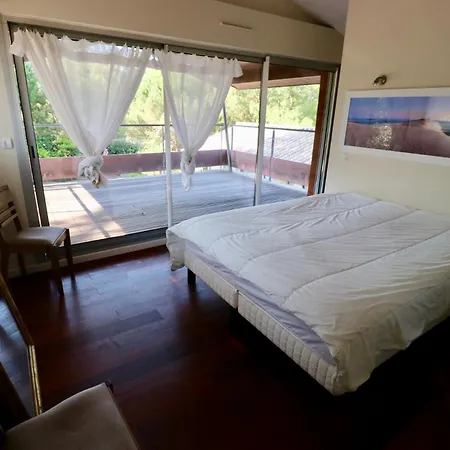 Exclusive With Large Terrace And Pool, High Standard Beaches In Walking Distance